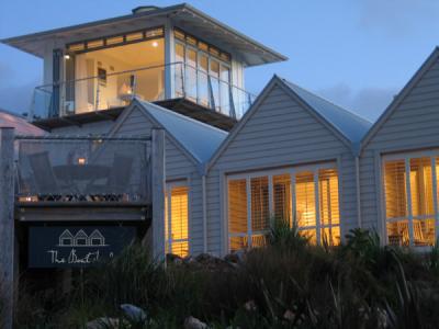 The Boatshed Seaside Boutique Hotel オークランド エクステリア 写真